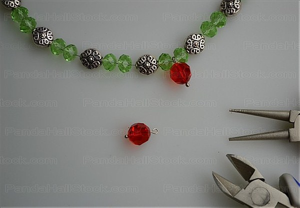 How to make a bead necklace step3